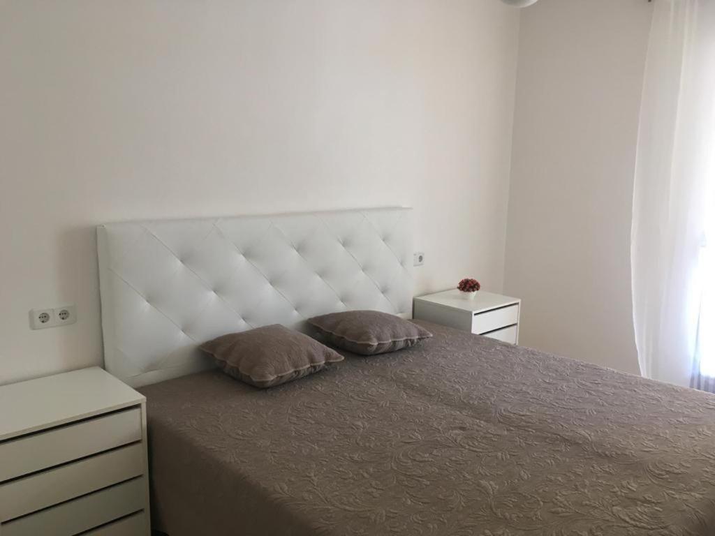 2-Bedroom And Living Room Apartment Near Campoamor Beach エクステリア 写真